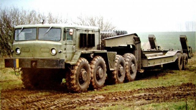  Тягач МАЗ-537 с двухосным полуприцепом МАЗ-5247Г в армии Украины авто, факты
