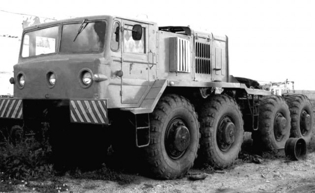 МАЗ курганского «разлива»: первые военные тягачи КЗКТ авто, факты