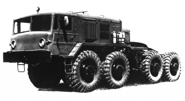  МАЗ-537Г третьего поколения с воздухозаборными коробами. 1979 год авто, факты