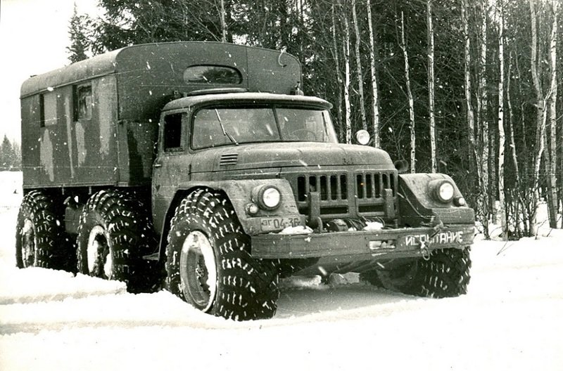 ЗИЛ-132 с автоматичес­кой коробкой и 24-дюймовыми шинами. 1961 год вездеход, конструкторы, неудача, эксперимент