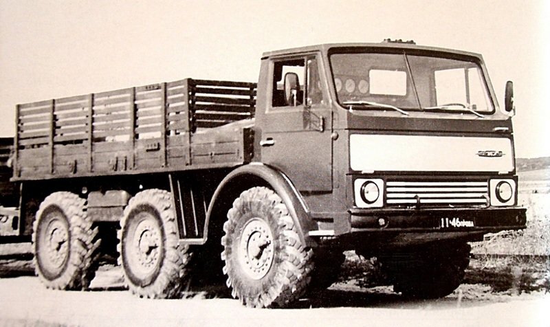 Прототип пятитонного бескапотного грузовика-тягача ЗИЛ-132Р. 1974 год вездеход, конструкторы, неудача, эксперимент
