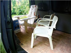 Предпросмотр volkswagen transporter t5 2009 грузовой отсек со стульями