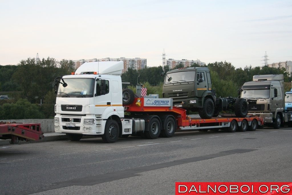 Седельные тягачи КАМАЗ Т2640 и Т2642 (6х4) с новой рессорной подвеской.