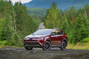Toyota RAV4 2018: комплектации, цены и фото