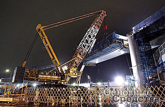 Kobelco 7800 на монтаже мостовых перекрытий