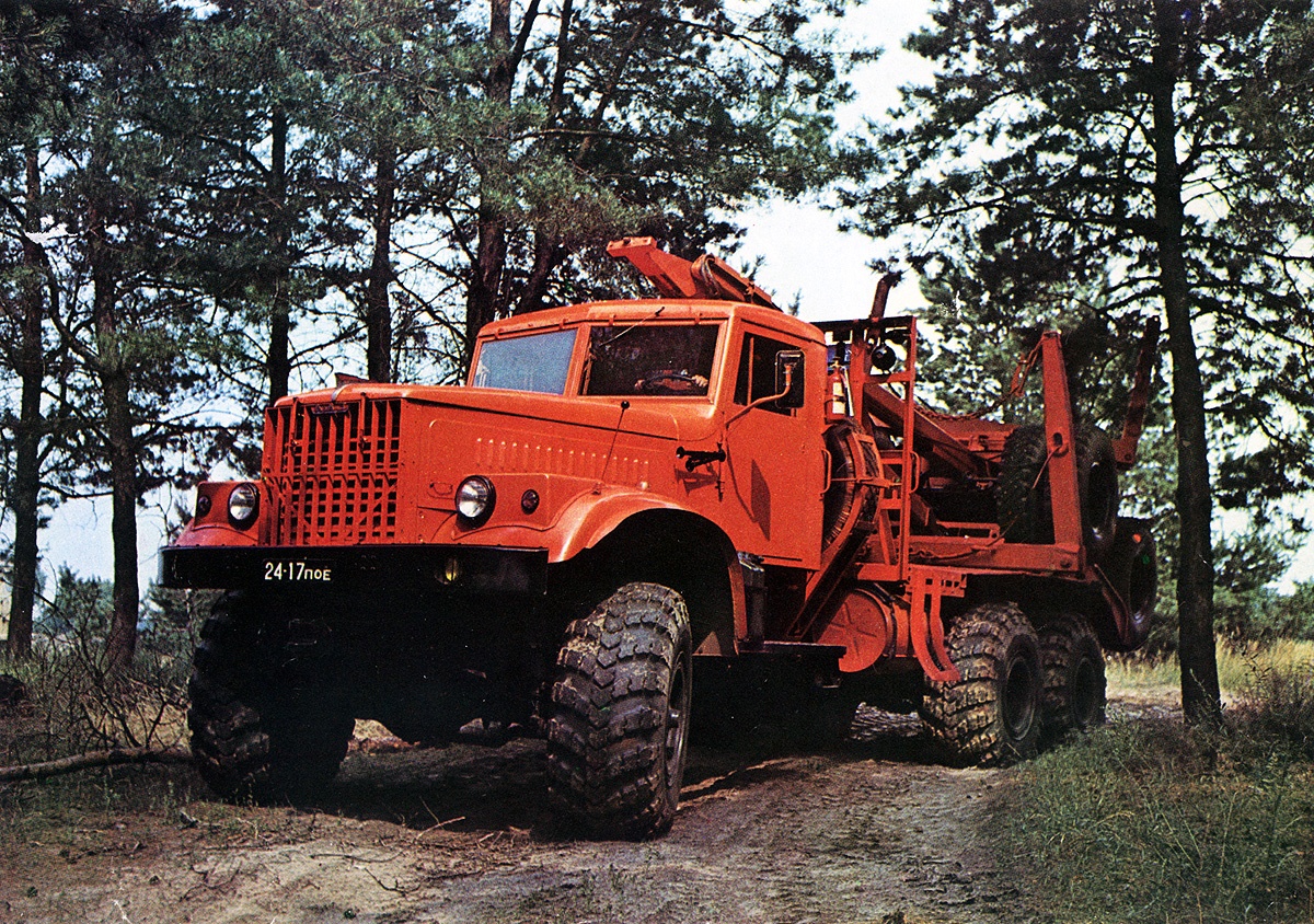 Лесовоз КрАЗ-255Л (1969). На фото показано более позднее исполнение