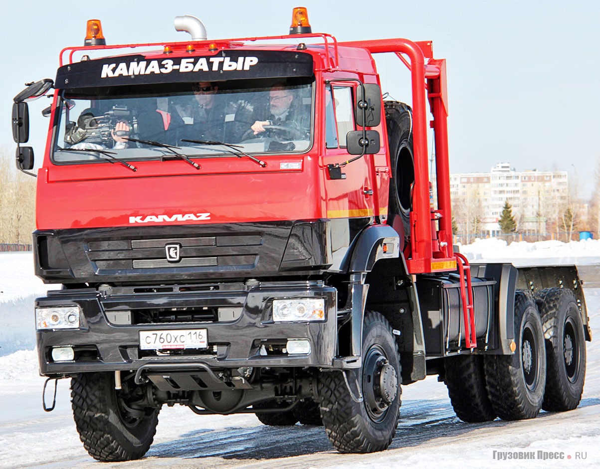 Седельный тягач КАМАЗ-65225 RG 6х6 «КАМАЗ-БАТЫР»
