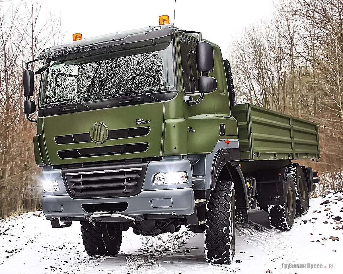 Tatra 158-8P3R33.391 6х6.2 с бортовой платформой. Односкатные колёса являются опцией