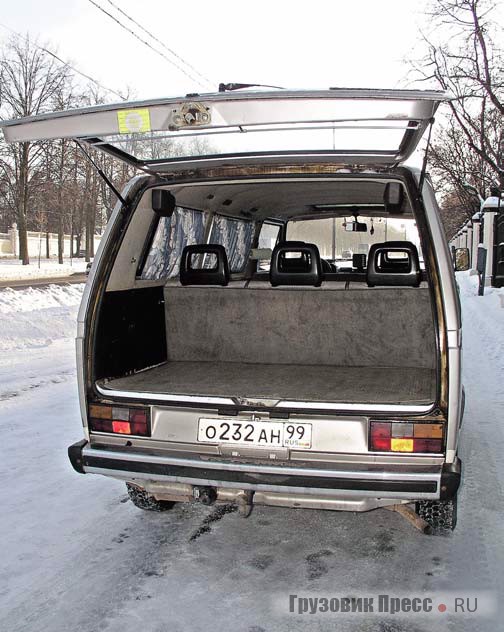 Багажный отсек микроавтобуса