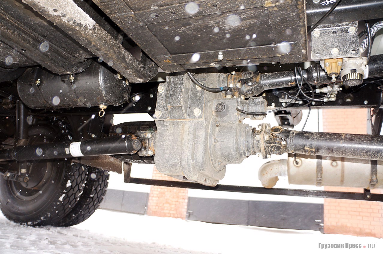 Раздаточная коробка 2-скоростная с функцией отключения привода переднего моста и блокировкой дифференциала