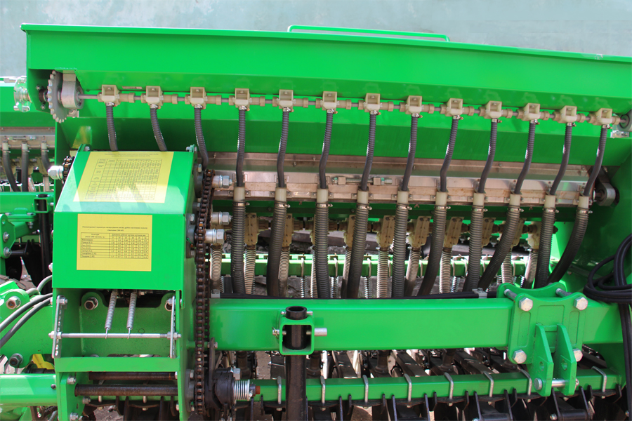 Мелкосемянный бункер сеялки НИКА-6