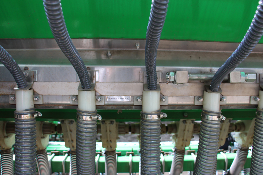 Соединение мелкосемянного аппарата сеялки Ника-6