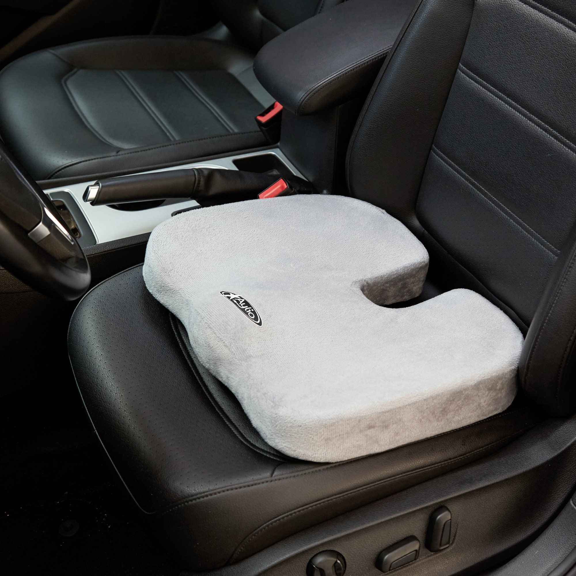 Подушка на сиденье автомобиля