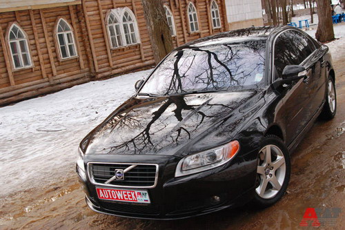Volvo S80 T6. Фото Дарьи Сорокиной с сайта autoweek.ru.