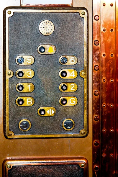 Старый Лифт кнопки — стоковое фото