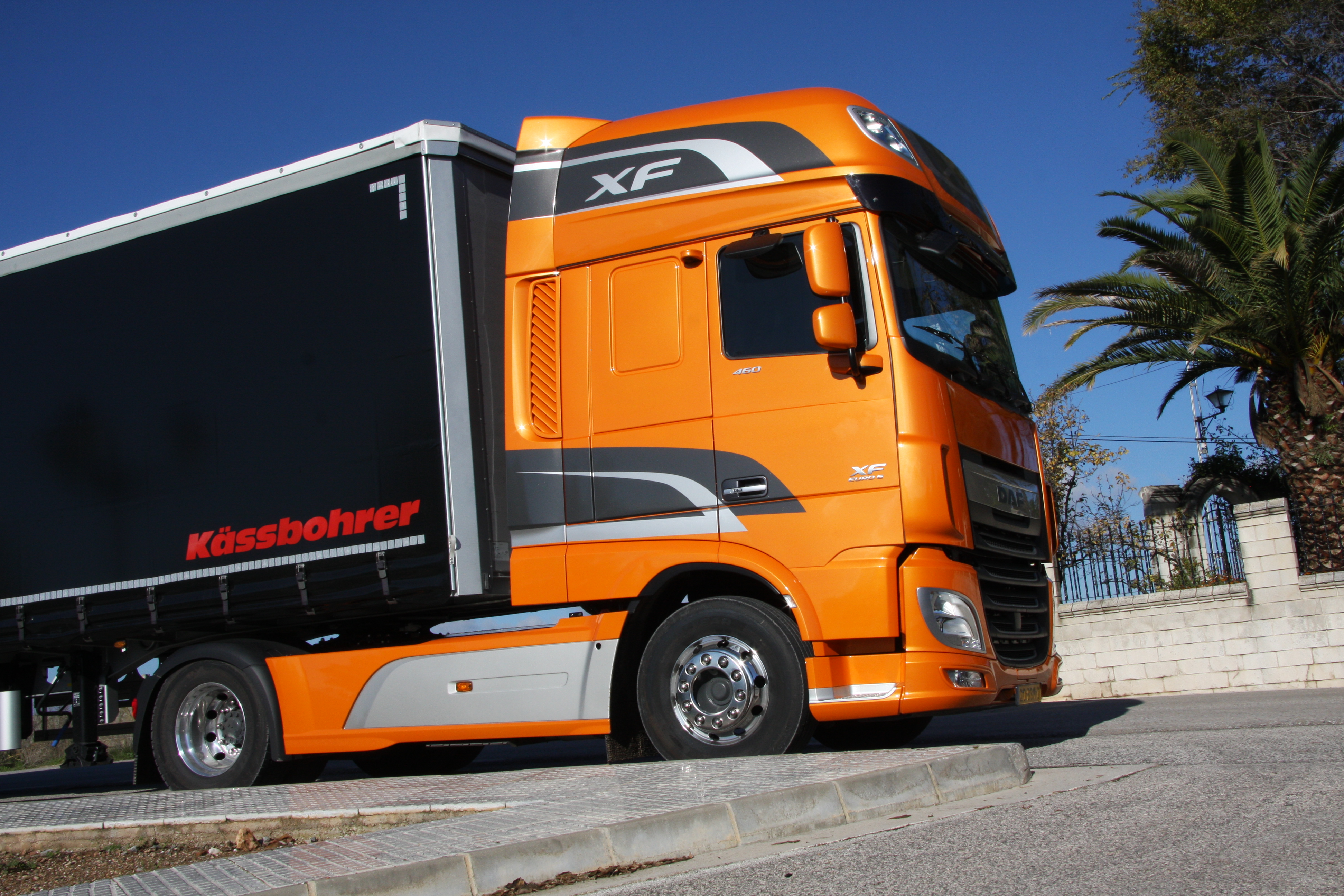 Евро 4 фото. DAF 105 Euro 6. DAF XF Euro 6 Limited Edition. DAF XF 2021 евро-6. DAF XF 106 Orange.